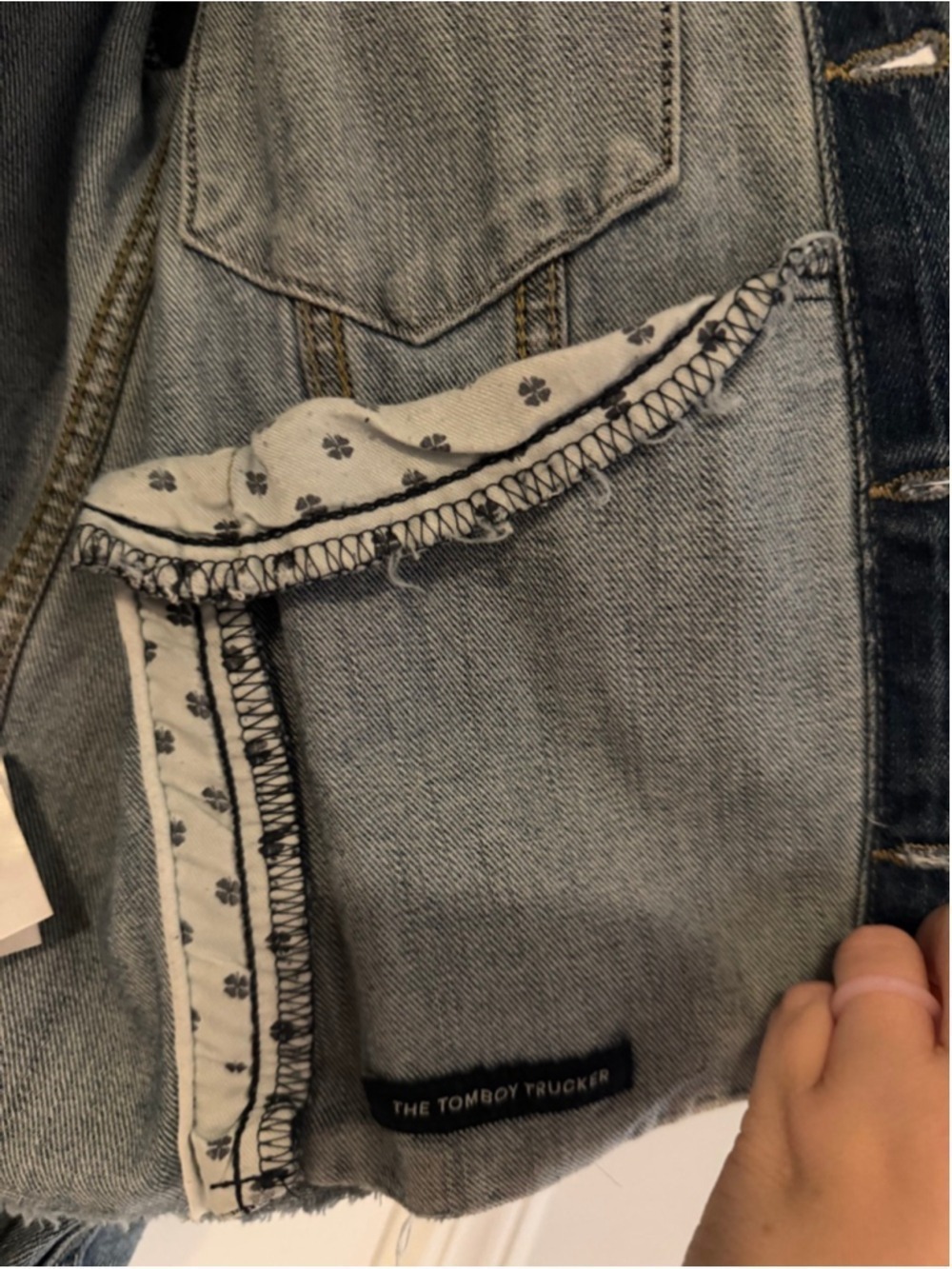 Lucky Brand Cropped Denim Jacket - Fringed Hem - Soft & Stretchy - Size Large - Picture 4 of 8